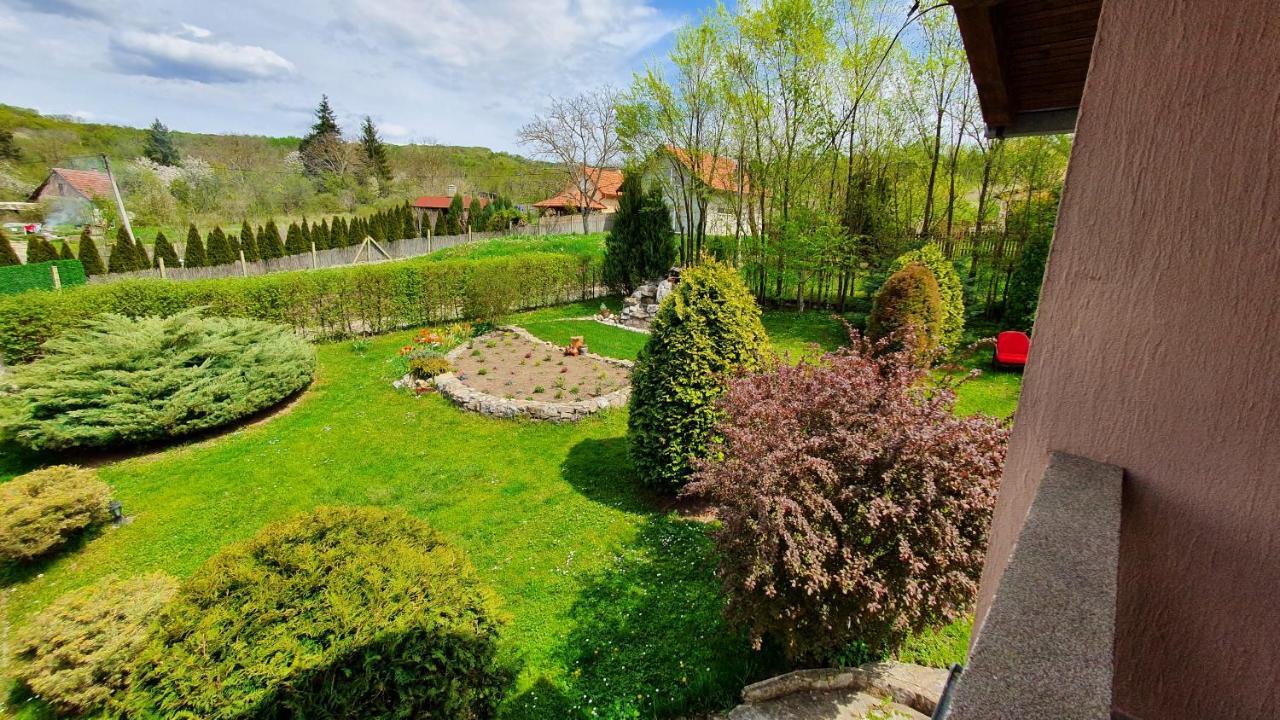 Rajski Vrt Vrdnik Buitenkant foto