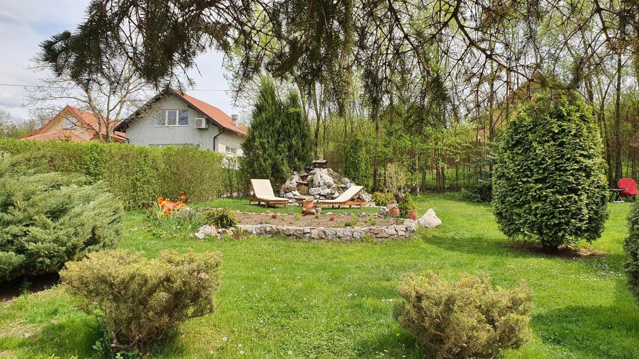 Rajski Vrt Vrdnik Buitenkant foto