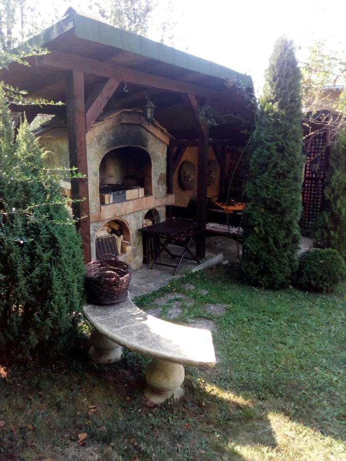 Rajski Vrt Vrdnik Buitenkant foto